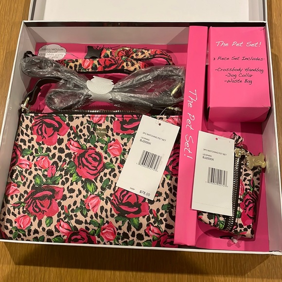 Betsey Johnson Other - Betsey Johnson Pet Set
